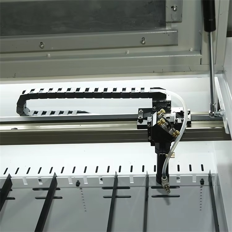 Endüstriyel Yüksek Güçlü CNC C - Industrial Laser Fabric Cutting Machine incelemesi ve fiyatı